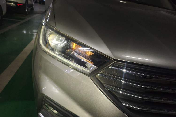 Used Baojun 360 2018 1.5L Manual Luxury Edition China V Right Front Headlight