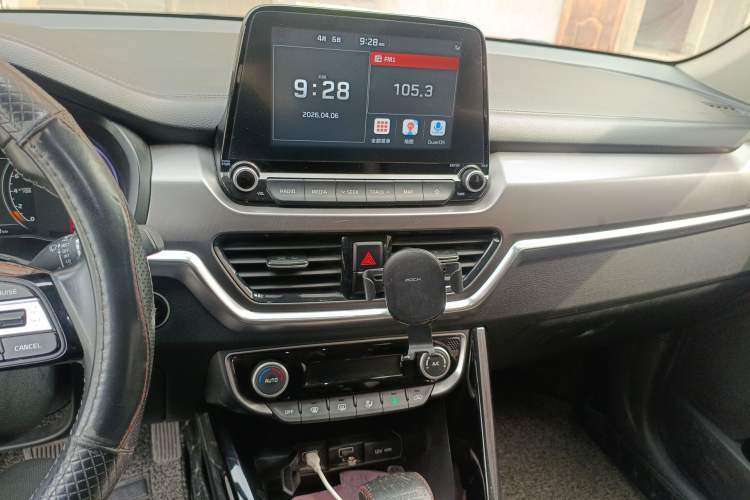 Used Kia Sportage R 2019 2.0L Automatic Smart Luxury Edition Audio And AC Panel