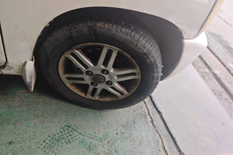 Used Suzuki Wagon R 2013 Venture Edition 1.0L Manual Economy Model Right Front Wheel Hub