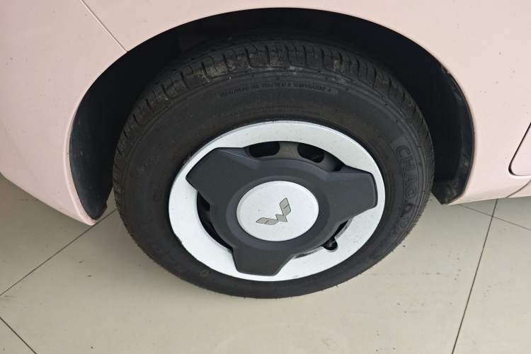 Used Wuling Hongguang MINIEV 2022 Macaron Premium Model – Lithium Ternary Battery Left Front Wheel Hub