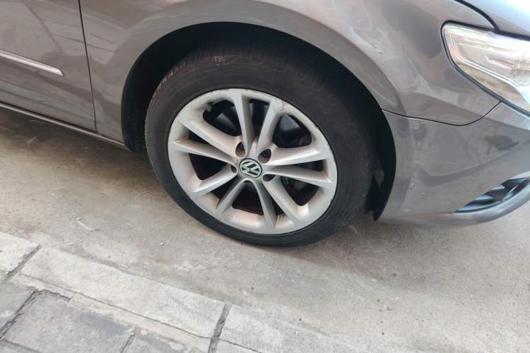 Used Volkswagen FAW-Volkswagen CC 2011 1.8TSI Luxury Model Right Front Wheel Hub