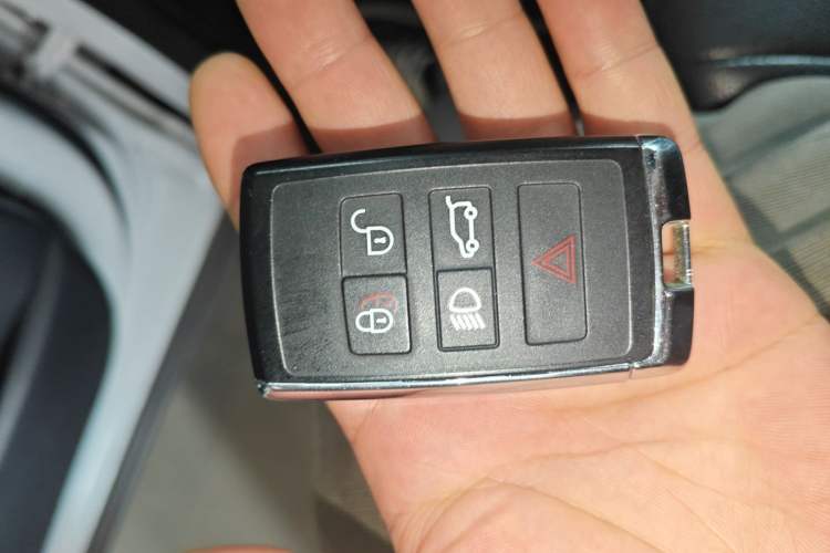 Used Land Rover Discovery 2021 360 PS R-Dynamic S Vehicle Key