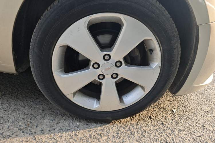 Used Chevrolet Cruze 2013 1.8L SX AT Right Front Wheel Hub