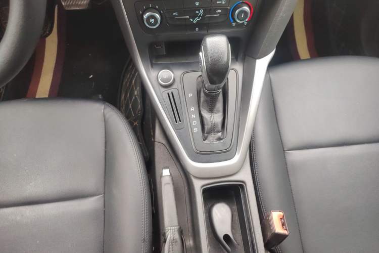 Used Ford Focus 2017 Hatchback 1.6L Automatic Comfort Plus SmartDrive Edition
