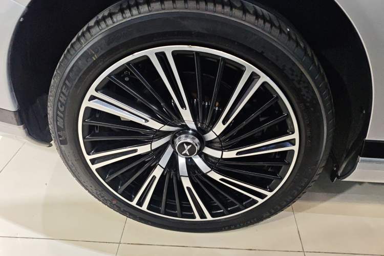 Used XPeng G9 2022 570 Max Right Rear Wheel Hub