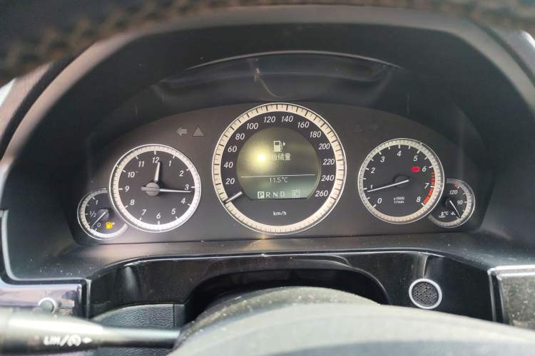 Used Mercedes-Benz E-Class 2010 E 200 CGI Elegant Model Instrument Cluster