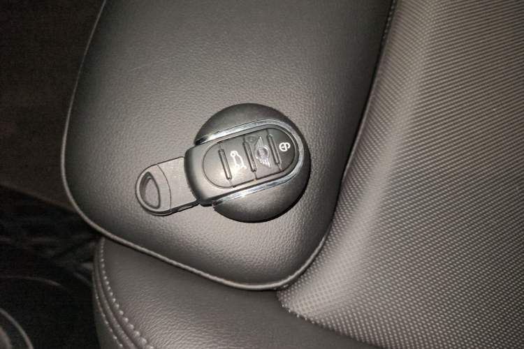 Used MINI MINI 2022 1.5T COOPER Classic Edition