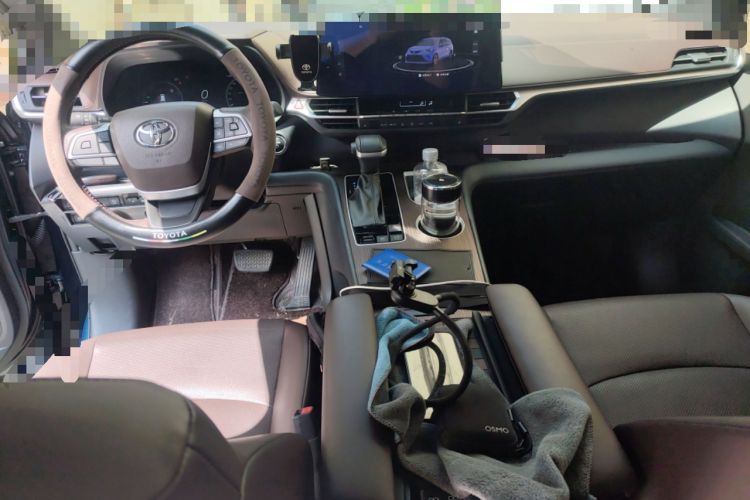 Used Toyota Granvia 2024 2.5L Hybrid Prestige PLUS Four-Wheel Drive Version
