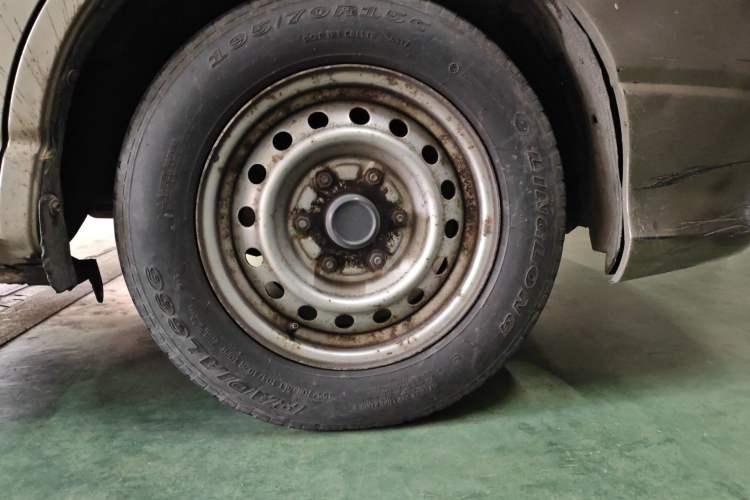 Used Jinbei Express 2017 2.0L Standard Version V19
