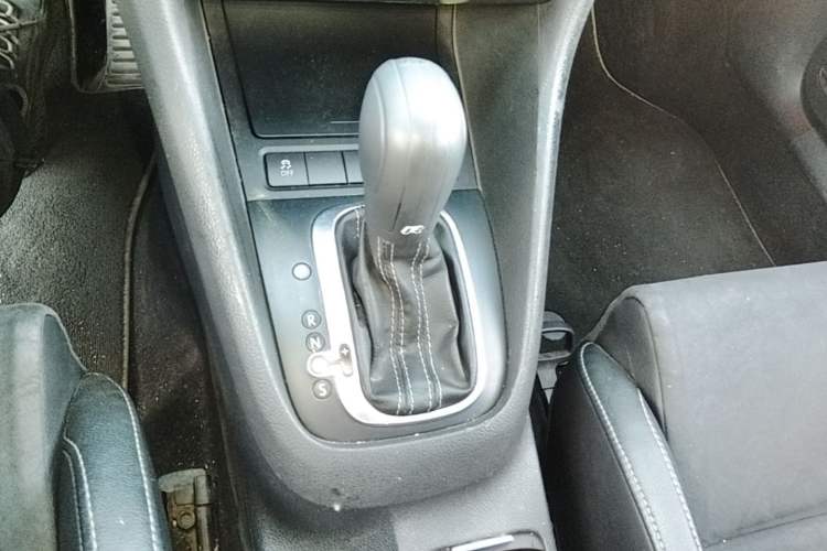 Used Volkswagen Golf 2011 2.0 TSI R
