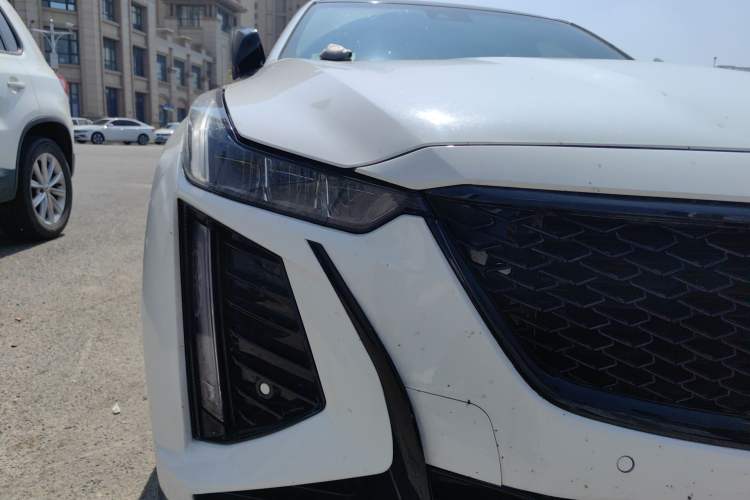 Used Cadillac CT5 2022 28T Luxury Edition Right Front Headlight