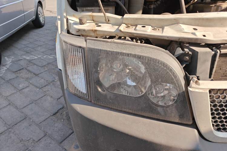 Used Ford Classic Transit 2015 2.4L Gasoline Multi-Function Vehicle Short Wheelbase 6-Seater Mid-Roof Model 4G64S4N