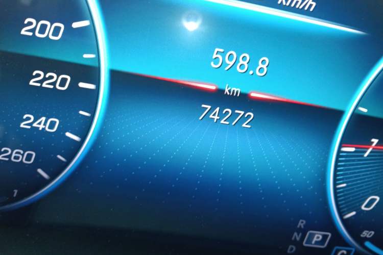 Used Mercedes-Benz GLE 2020 Restyled GLE 350 4MATIC Fashion Edition Odometer Close Up