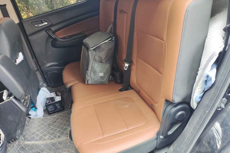 Used CHANGAN OSHAN CX70 2017 Facelifted CX70T 1.5T Manual High-Performance Edition
