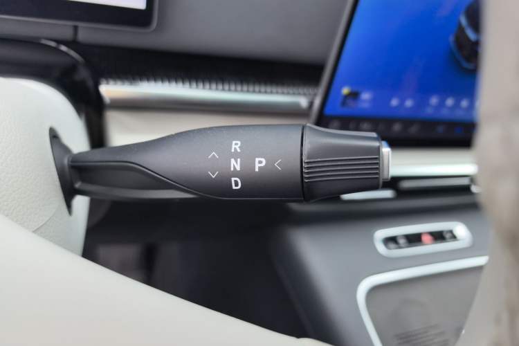 Used VOYAH Dream 2025 PHEV Four-Wheel-Drive Flagship Kunpeng Edition