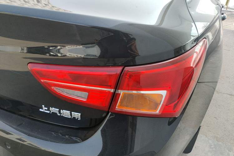 Used Buick Verano 2018 Sedan 15S Automatic Entry Model Right Rear Taillight