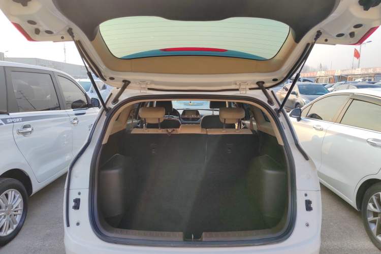 Used Baojun 310W 2017 1.5L Manual Luxury Edition China V