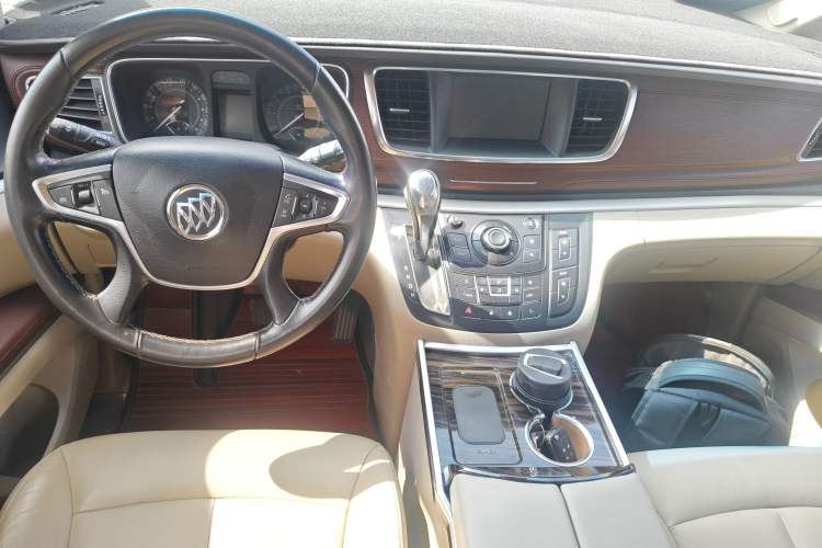 Used Buick GL8 2018 28T Luxury Model China VI Standard