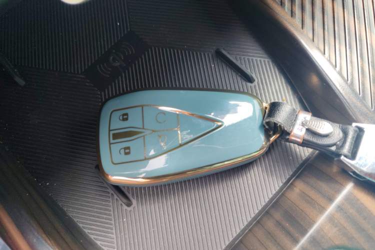 Used CHANGAN OSHAN Z6 2023 Blue Whale 1.5T DCT Smart Edition
