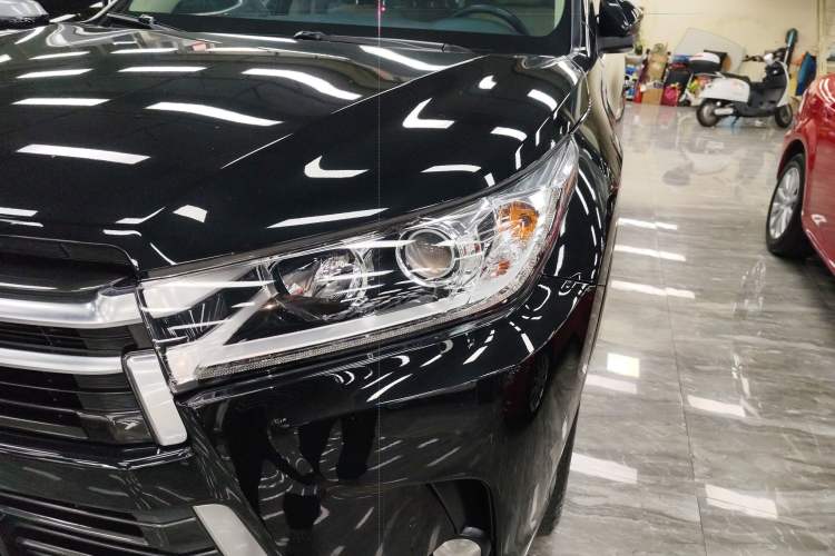 Used Toyota Highlander 2018 2.0T Four-Wheel Drive Prestige Version 7 Seats China VI Standard
