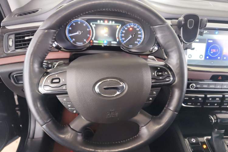 Used GAC Trumpchi GS8 2019 390T Two-Wheel Drive Luxury Smart Connectivity Version (7 Seats) Steering Wheel