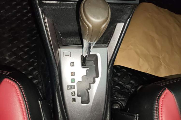 Used Toyota YARiS L Zhi Xuan 2014 1.5G Automatic Xuan Dong Edition Gear Lever