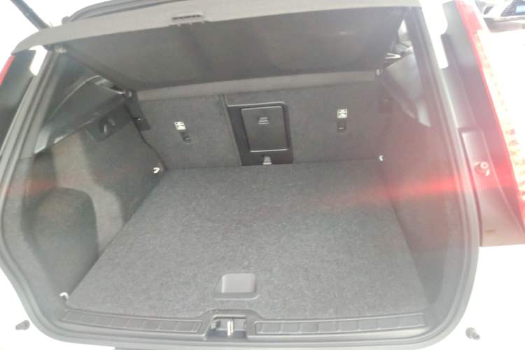 Used Volvo XC40 2023 B3 Zhiyuan Luxury Edition Trunk