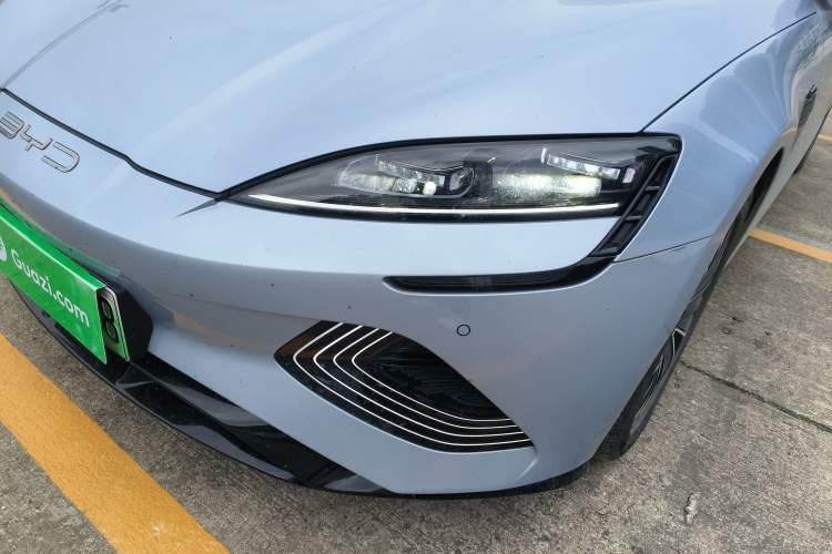 Used BYD Seal 2022 550 km Standard Range Rear-Wheel Drive Elite Version Left Front Headlight