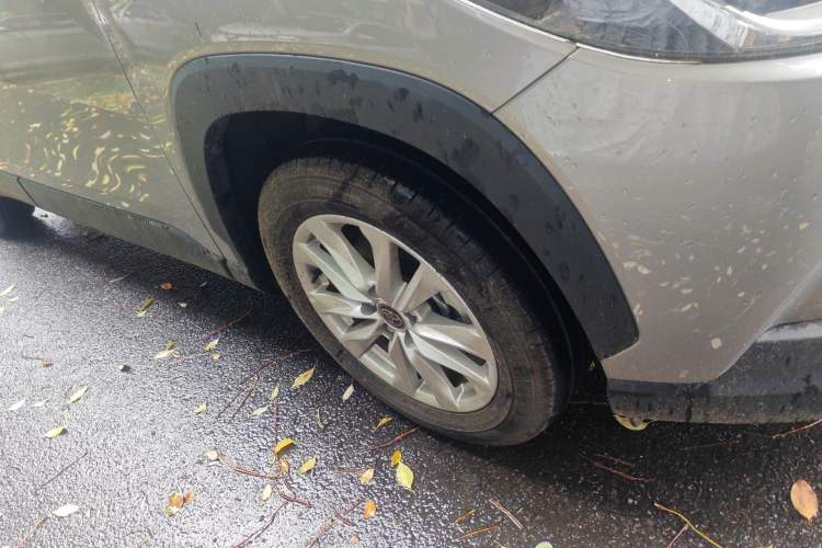 Used Toyota Corolla Cross 2024 2.0L Elite Edition Right Front Wheel Hub