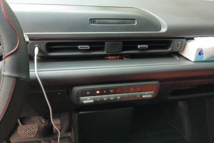 Used CHANGAN KAICHENG V919 2025 Model, Glory Edition, Golden Shield 50 kWh, Short Wheelbase, Low Roof, Elite Version, 6 Seats Audio And AC Panel