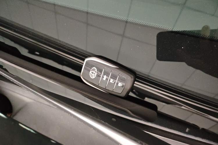 Used Toyota Highlander 2018 2.0T Two-Wheel Drive Elite Edition 7 Seats Emission Standard China V Interior 1