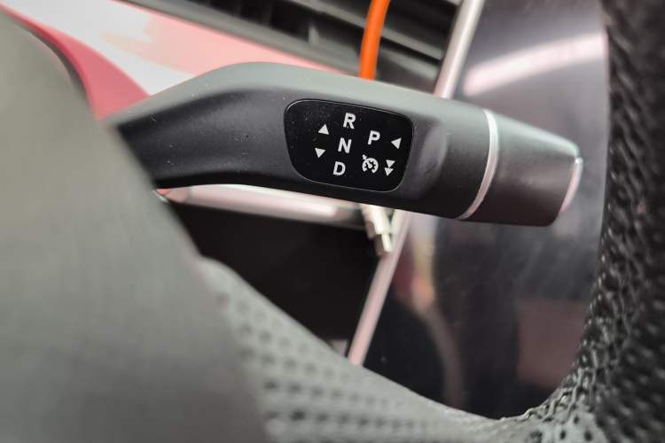 Used NETA V 2022 Chao 400 Lite Pink Custom Edition Gear Lever