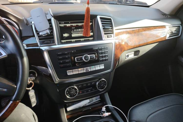 Used Mercedes-Benz M-Class 2014 ML 400 4MATIC Luxury Model