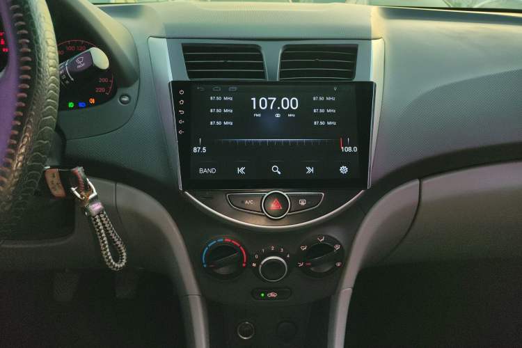 Used Hyundai Verna (older generation) 2014 1.4L Manual Smart GLS Trim Audio And AC Panel