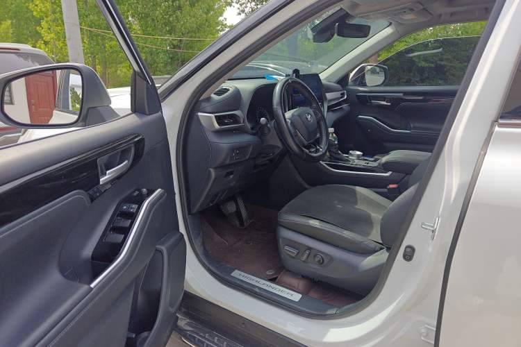 Used Toyota Highlander 2023 2.5L Smart Electric Hybrid Dual-Engine Four-Wheel Drive Prestige Version – 7 Seats
