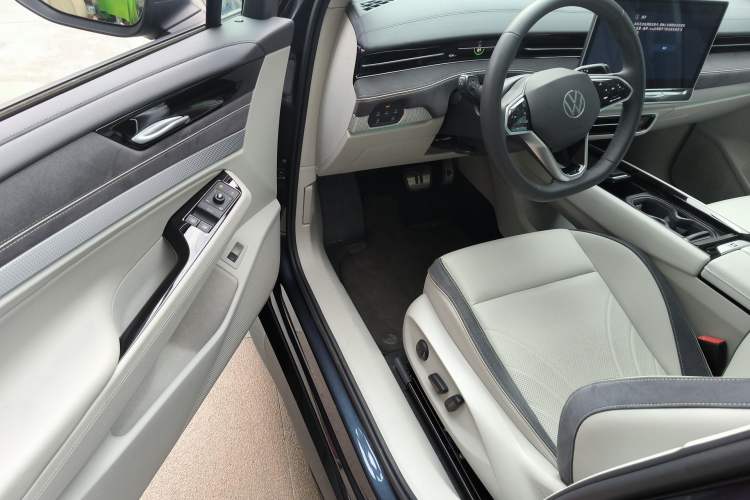 Used Volkswagen ID.7 VIZZION 2024 First Edition Driver Seat