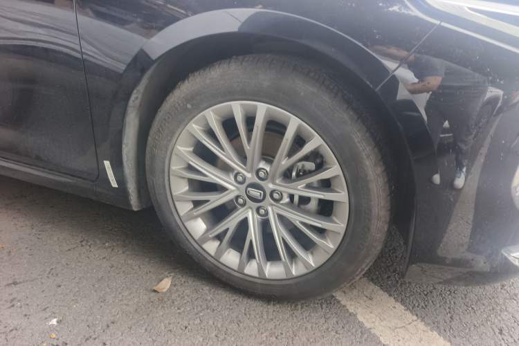 Used Bestune B70 2025 Dragon Edition 1.5T Comfort Model Right Front Wheel Hub