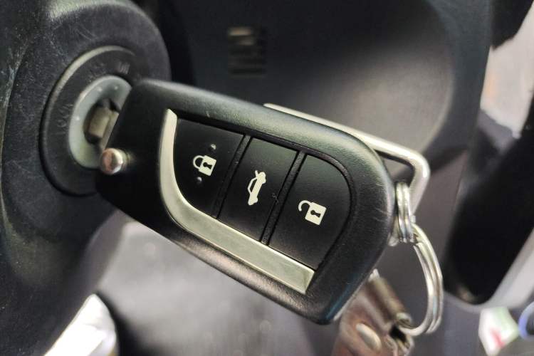 Used Toyota Corolla 2017 Revised Version 1.2T S-CVT GL Vehicle Key