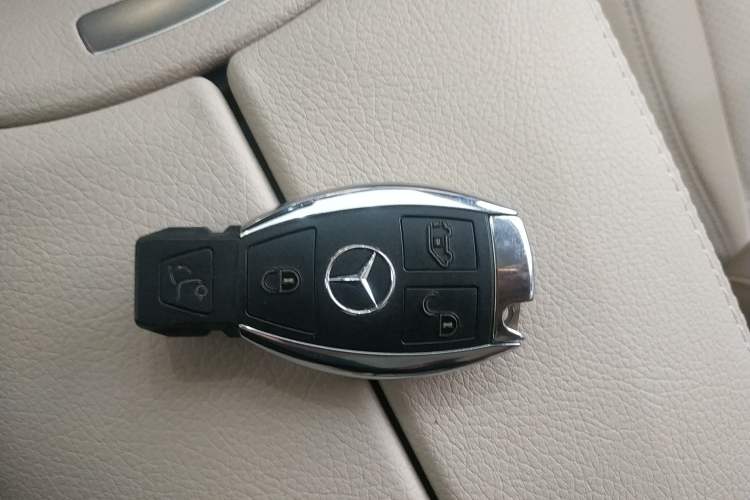 Used Mercedes-Benz V-Class 2022 V 260 Avantgarde Edition