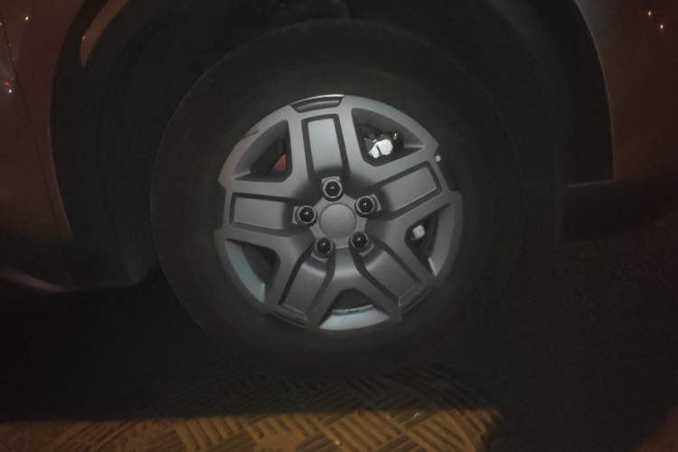 Used BYD Yuan UP 2024 401 km Active Version Right Front Wheel Hub