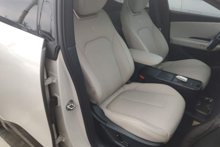 Used Lynk & Co Z20 2025 530 km Range Rear-Wheel Drive Pro
