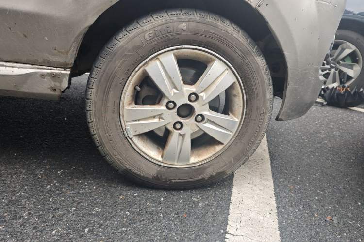 Used Jinbei New Hiace X30L 2016 1.5L Business Edition Van DLCG14 Right Front Wheel Hub