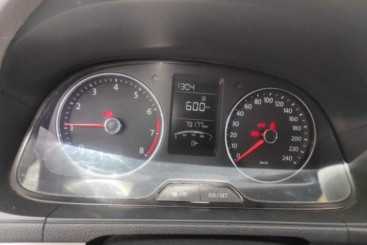 Used Volkswagen Lavida 2013 Restyled Classic 1.6L Manual Comfort Edition
