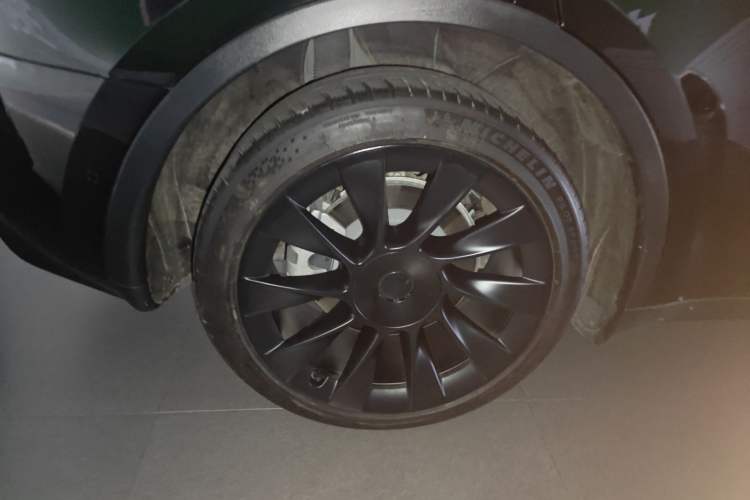 Used Tesla Model Y 2022 Long-Range All-Wheel-Drive Version