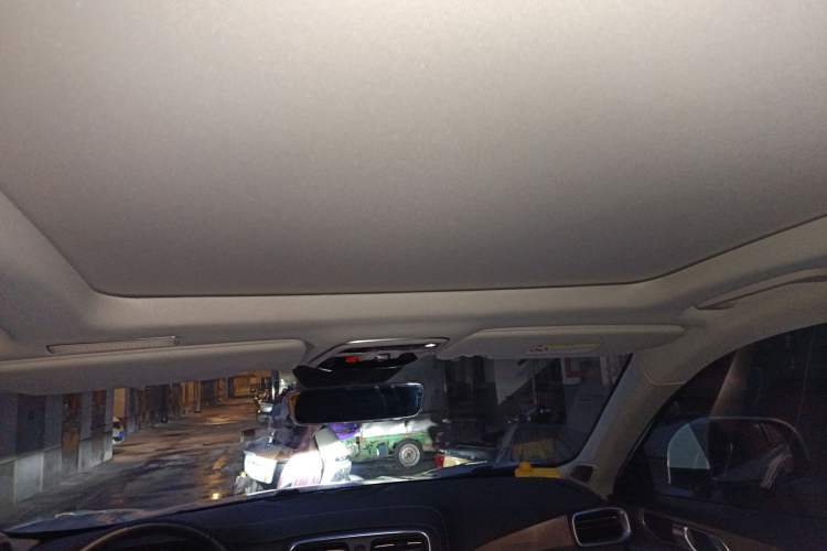 Used Lynk & Co 01 2019 2.0T Two-Wheel-Drive Pro Version China VI Standard Headliner