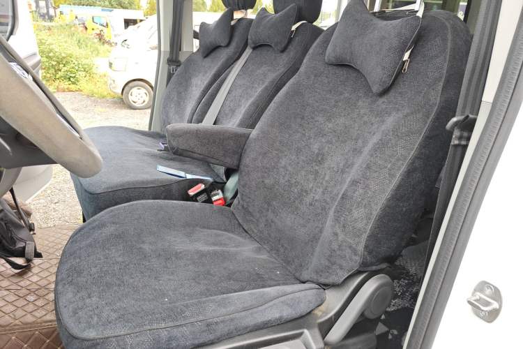 Used SAIC MAXUS Xintu V90 2024 ZhiJie 2.0T Automatic Front-Wheel-Drive Short Wheelbase Mid-Height Design with Single Rear Tire—5/6 Seater