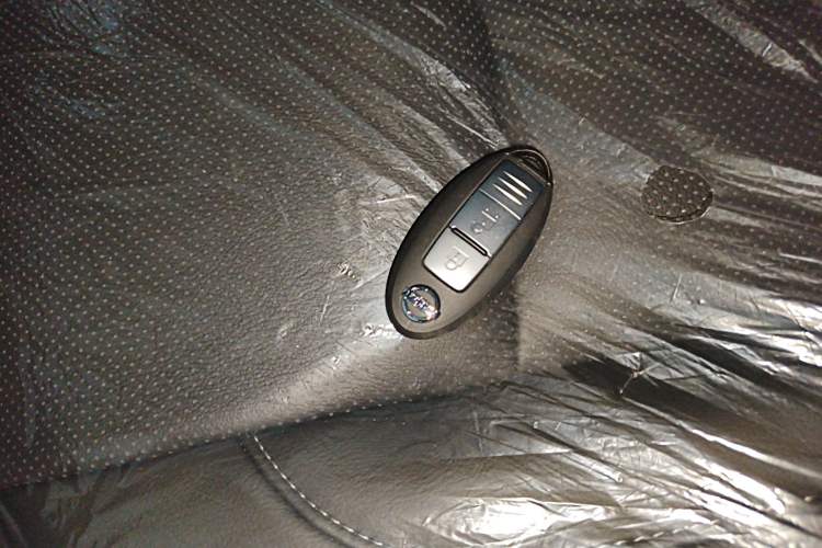 Used Nissan Navara 2024 2.5L Automatic 4x4 Road Edition Prestige Version Vehicle Key