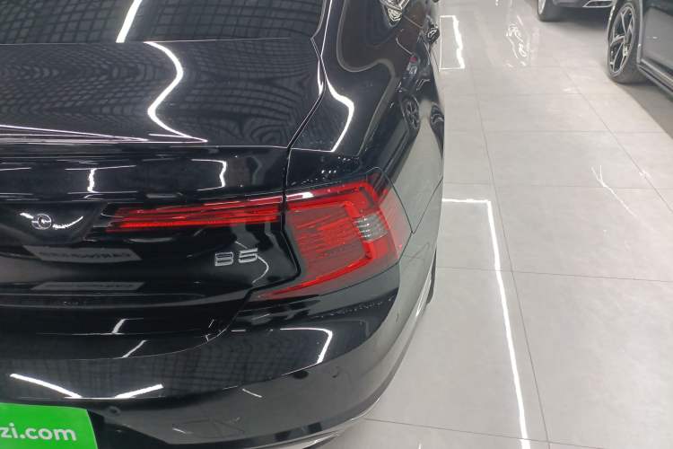 Used Volvo S90 2025 B5 Zhiya Luxury Edition
