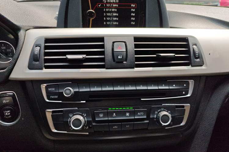 Used BMW 3 Series 2014 320i Active Edition Audio And AC Panel