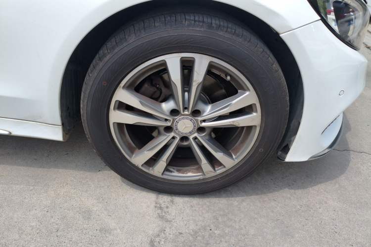 Used Mercedes-Benz C-Class 2015 Revised C 200 L Sport Edition Right Front Wheel Hub